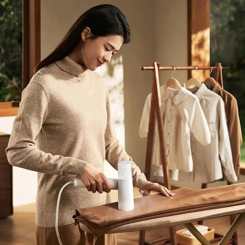 Drapelle Nomad — Folding Garment Steamer