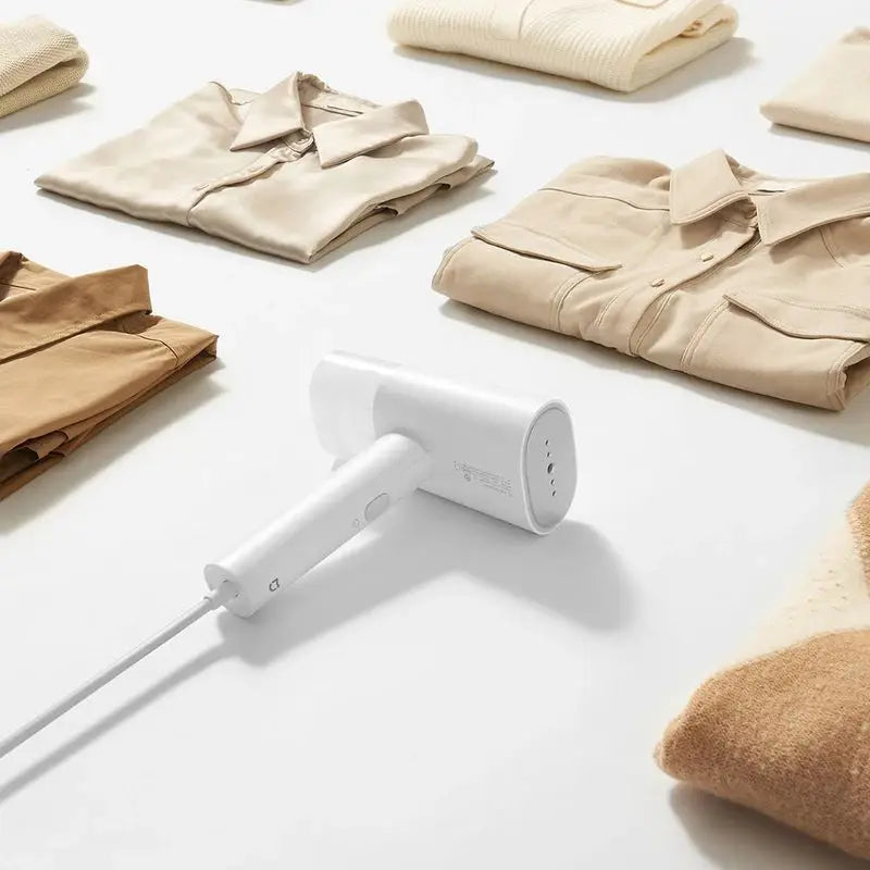 Drapelle Nomad — Folding Garment Steamer